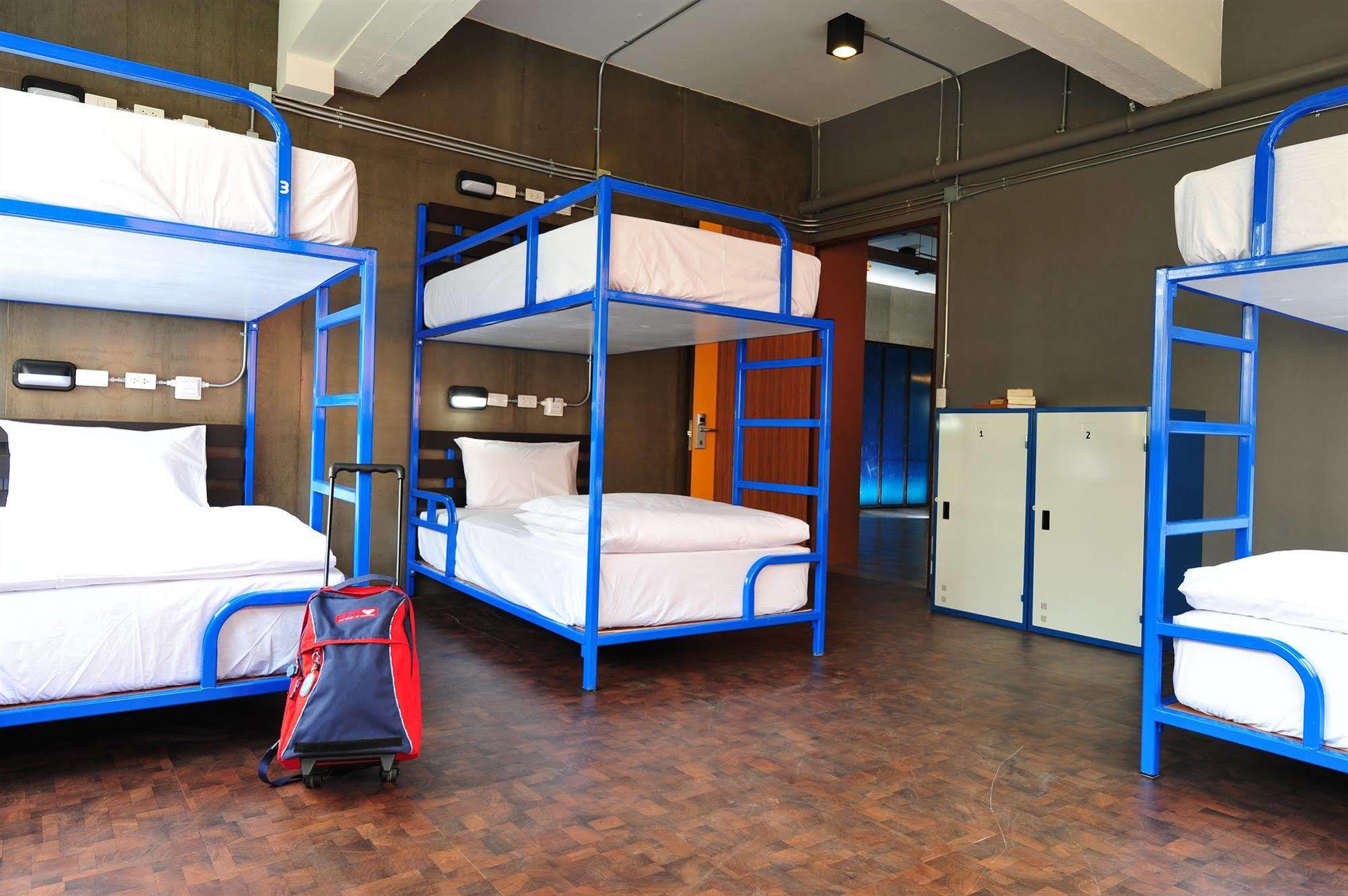 Saphaipae Hostel Bangkok Esterno foto