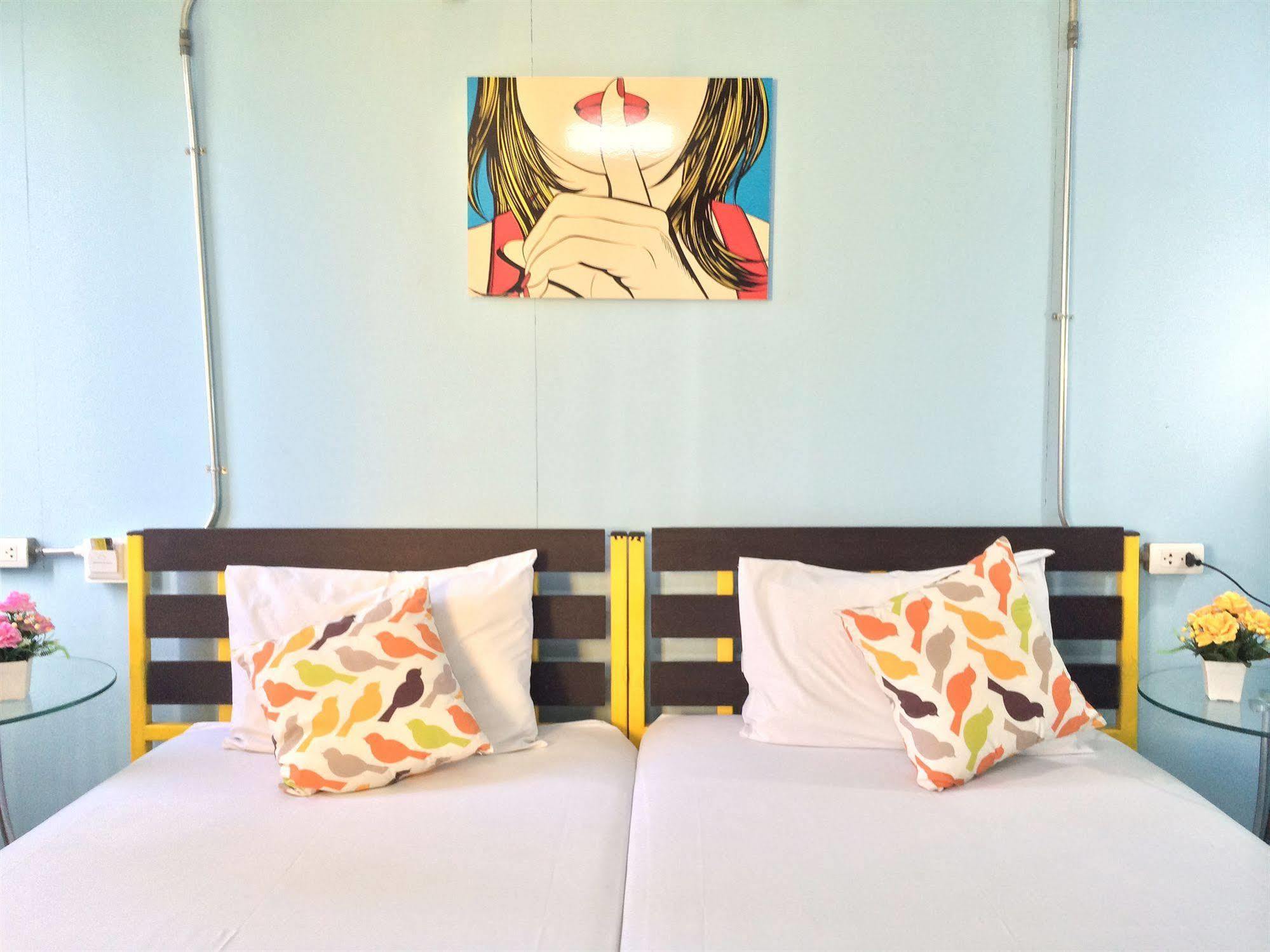 Saphaipae Hostel Bangkok Esterno foto
