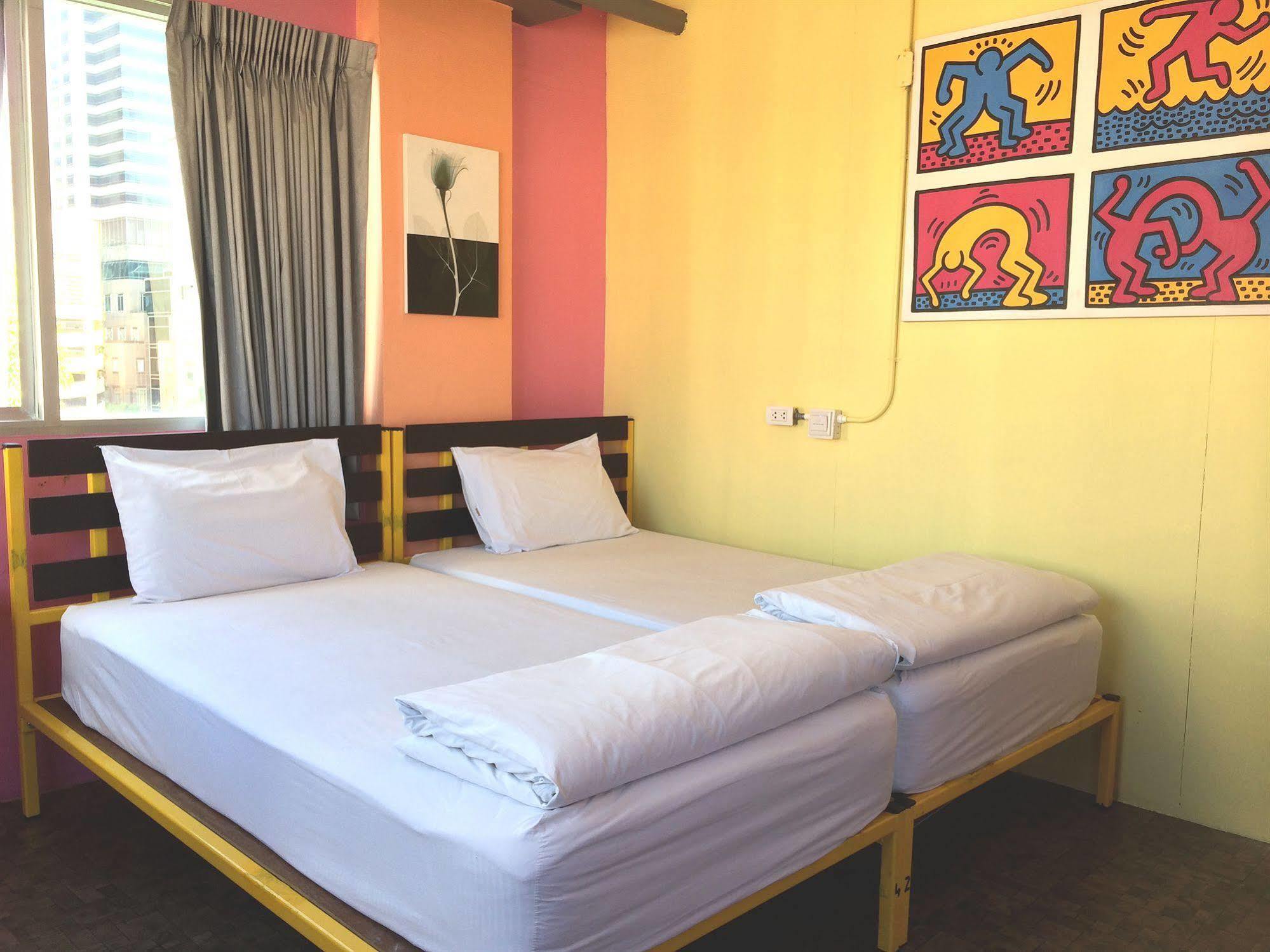 Saphaipae Hostel Bangkok Esterno foto